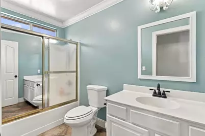 201 Le Chateau Dr, Hollister, CA 95023 - Photo 17