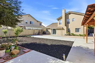 201 Le Chateau Dr, Hollister, CA 95023 - Photo 23