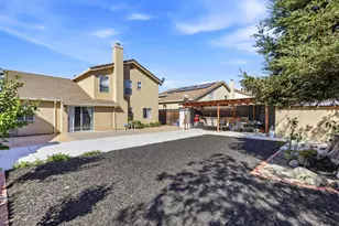 201 Le Chateau Dr, Hollister, CA 95023 - Photo 21