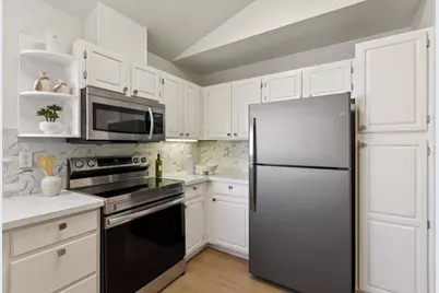 1651 Parkview Green Cir, San Jose, CA 95131 - Photo 53