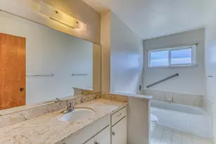 1049 W Alisal St, Salinas, CA 93901 - Photo 29
