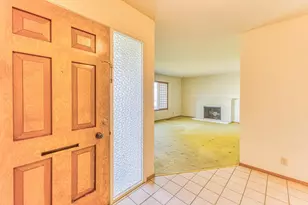 1049 W Alisal St, Salinas, CA 93901 - Photo 5