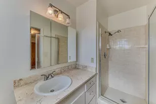 1049 W Alisal St, Salinas, CA 93901 - Photo 23