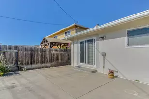 1049 W Alisal St, Salinas, CA 93901 - Photo 15