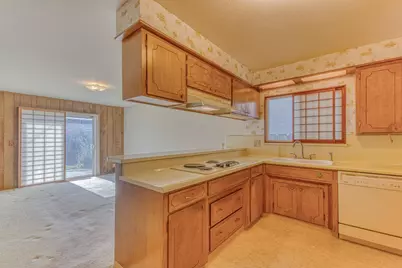 1049 W Alisal St, Salinas, CA 93901 - Photo 13