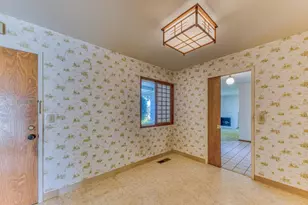 1049 W Alisal St, Salinas, CA 93901 - Photo 9