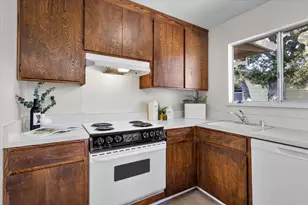 911 Madison Ave, Redwood City, CA 94061 - Photo 15
