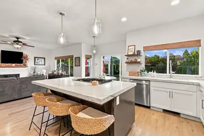 811 Greystone Ct, Gilroy, CA 95020 - Photo 13