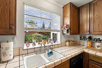 1701 Mantelli Dr, Gilroy, CA 95020 - Photo 17