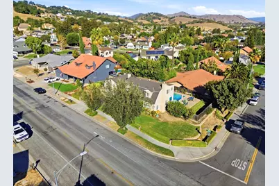 1701 Mantelli Dr, Gilroy, CA 95020 - Photo 43