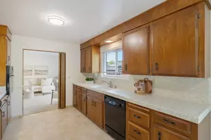 704 Borello Way, Mountain View, CA 94041 - Photo 7