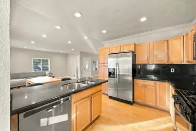 1080 S 8th St, San Jose, CA 95112 - Photo 11