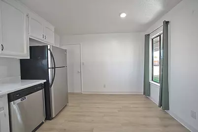 515 N Santa Monica St, Los Banos, CA 93635 - Photo 7