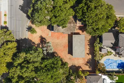 1390 Marinovich Way, Los Altos, CA 94024 - Photo 15