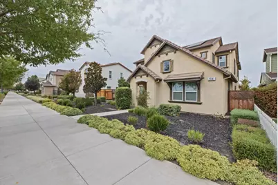 2341 Ellis Town Dr, Tracy, CA 95377 - Photo 3