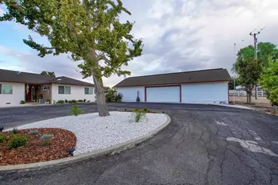 307 Mansfield Rd, Hollister, CA 95023 - Photo 3