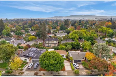 2378 Tulip Rd, San Jose, CA 95128 - Photo 35