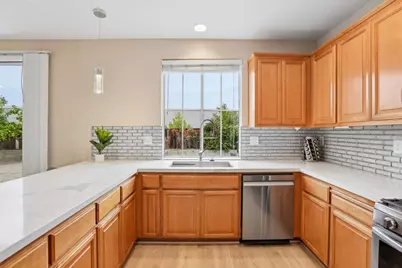 1645 Camarena Pl, San Jose, CA 95121 - Photo 17