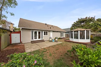 200 Coral Reef Ave, El Granada, CA 94018 - Photo 11