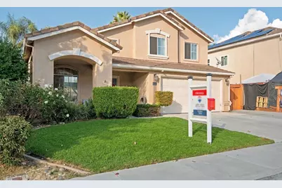 2170 Cypress St, Hollister, CA 95023 - Photo 3