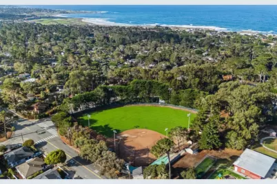 950 Lighthouse Ave, Pacific Grove, CA 93950 - Photo 37
