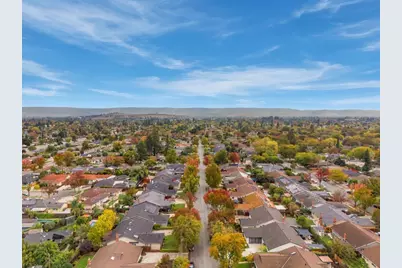 1588 Chambers Dr, San Jose, CA 95118 - Photo 51