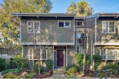 712 University Dr - Photo 1