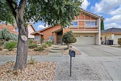 816 Kyle St - Photo 1