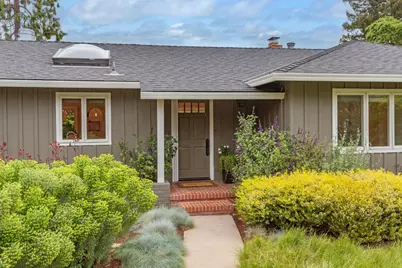 550 Saint Francis Pl, Menlo Park, CA 94025 - Photo 1