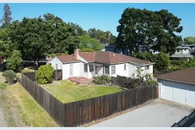 800 Cordilleras Ave, San Carlos, CA 94070 - Photo 1