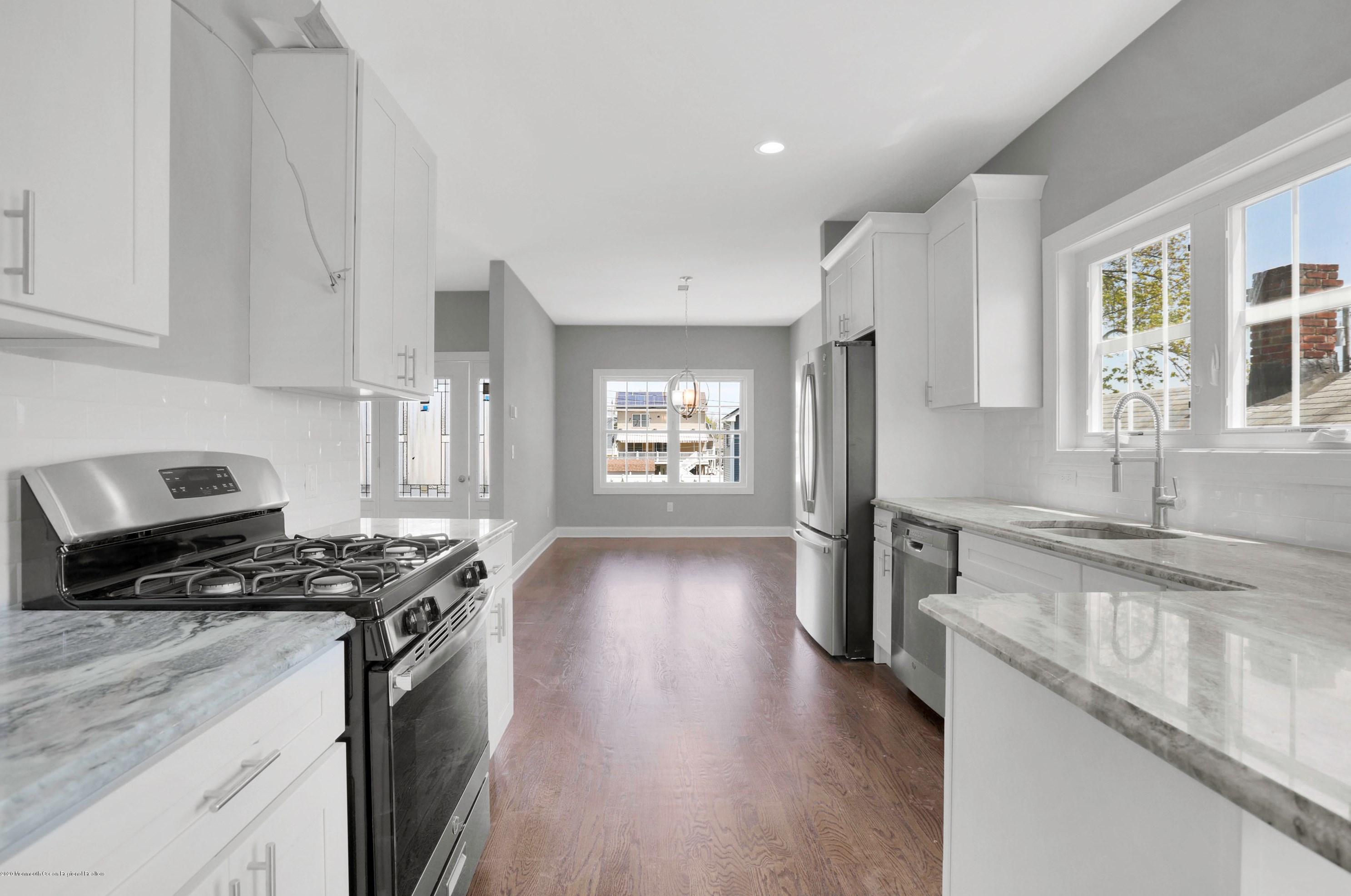 912 2nd St, Keyport NJ 07735-2861 exterior