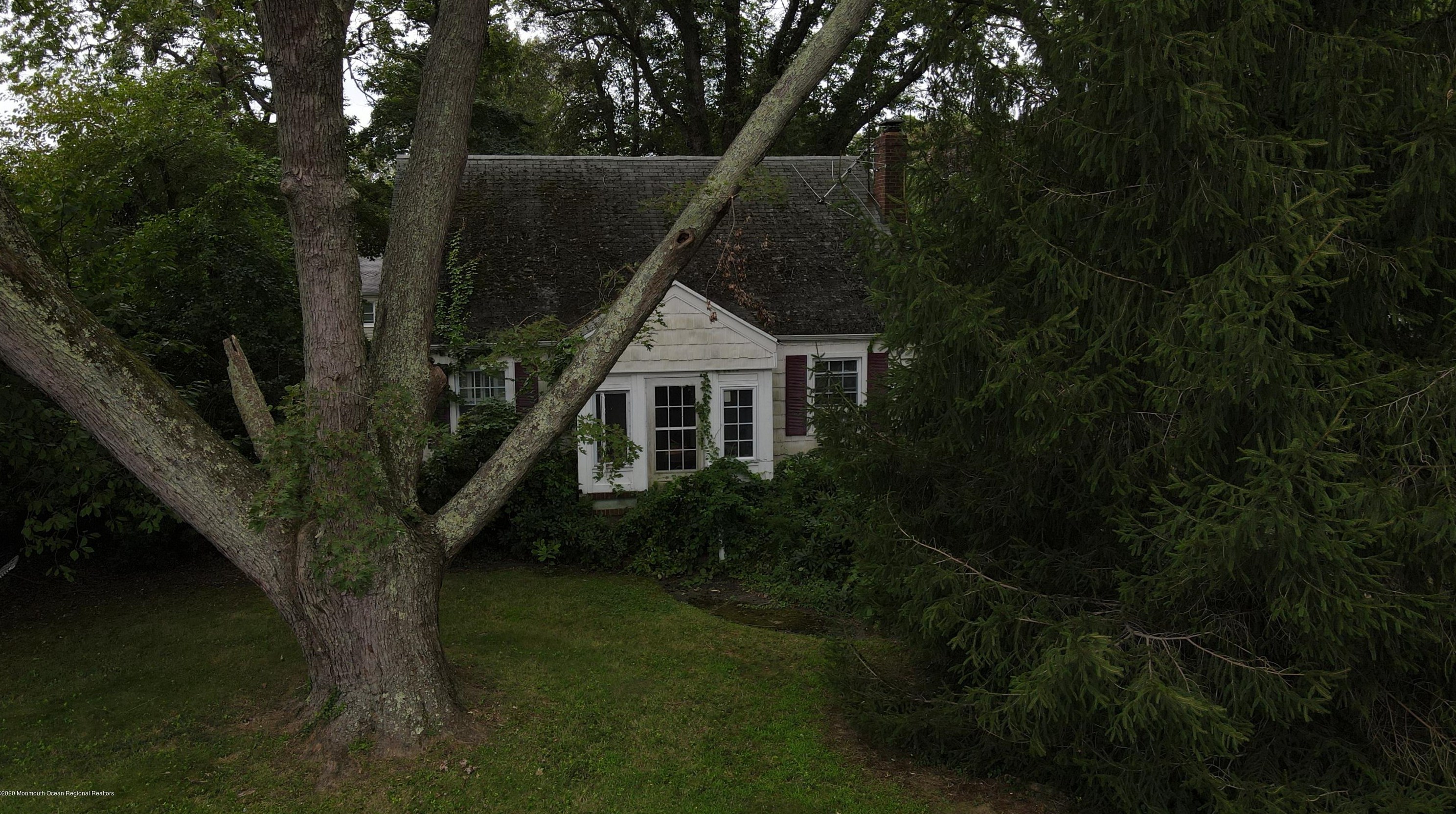 1525 Bay Plz, Belmar NJ 07719-3906 exterior