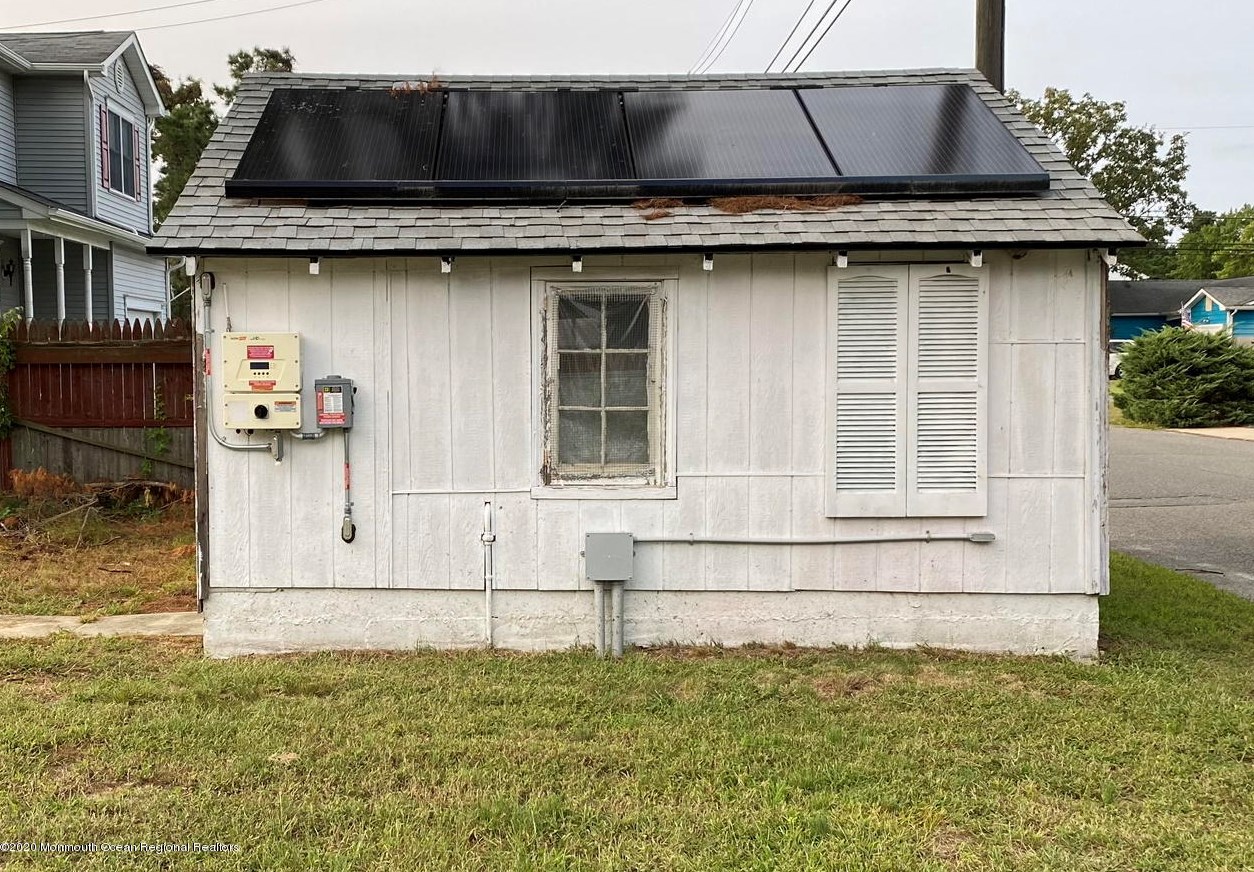2001 Manchester St, Toms River NJ 08757-1042 exterior