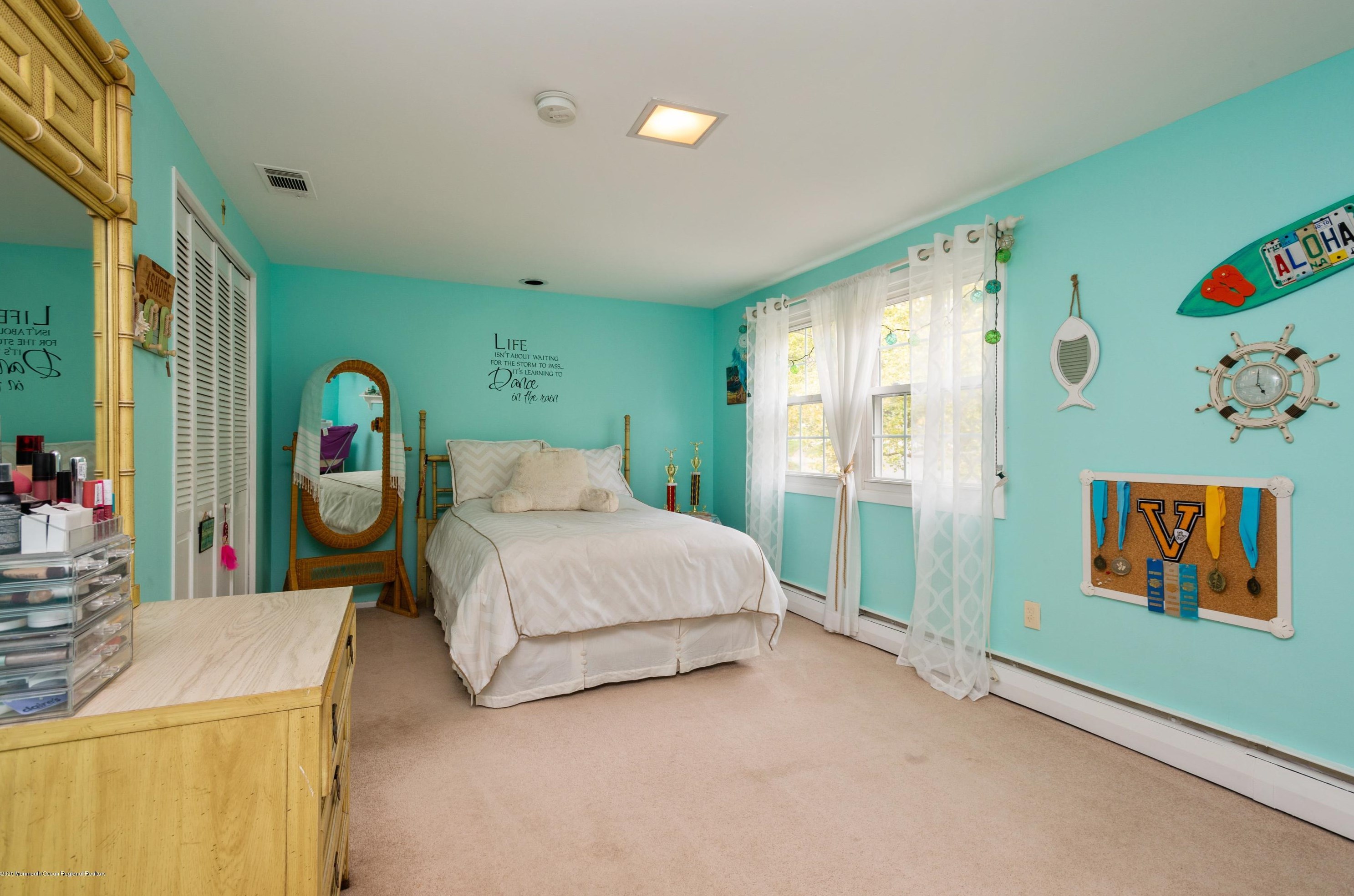 80 Idlebrook Ln, Matawan NJ 07747-1740 exterior