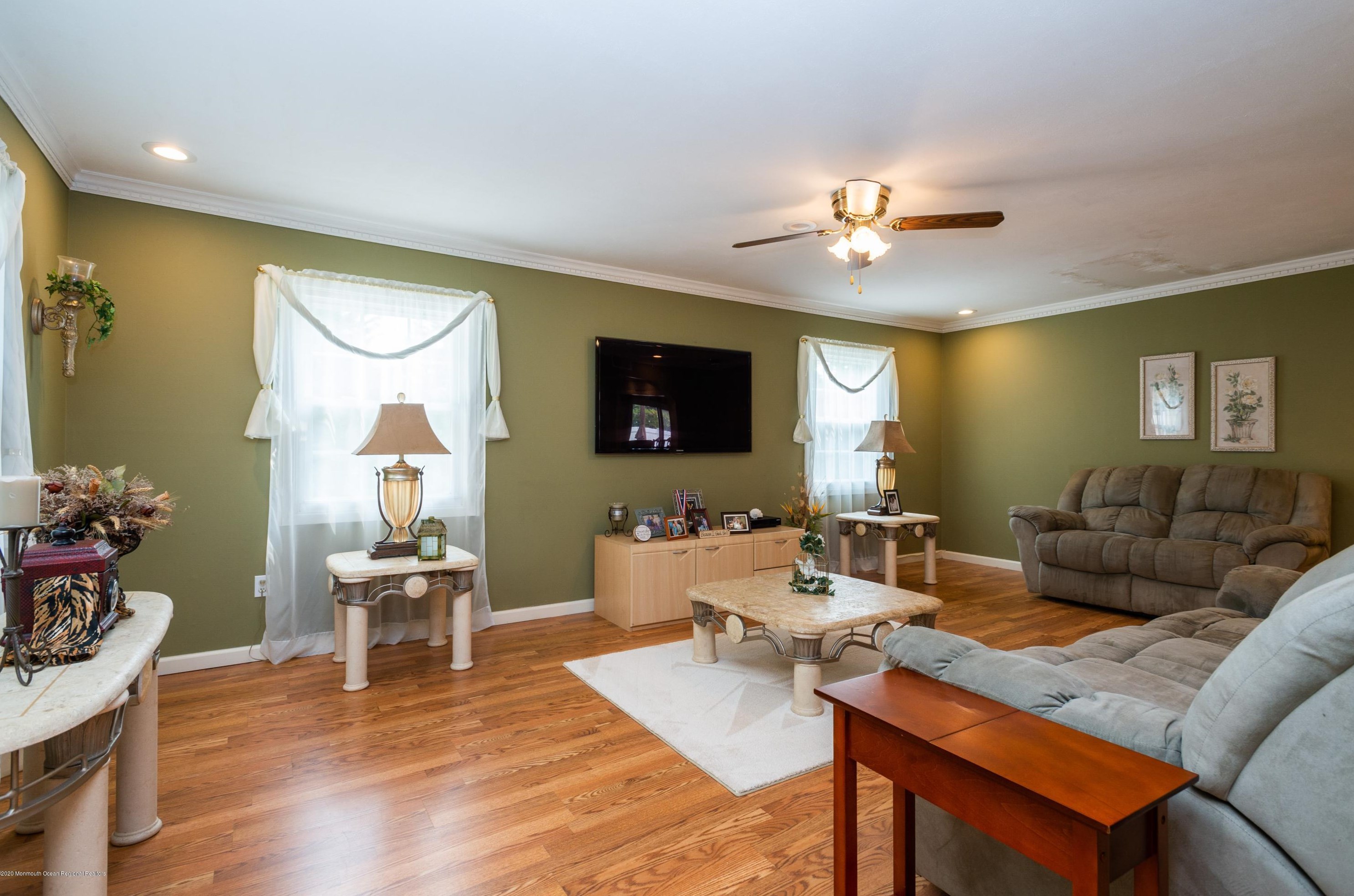 80 Idlebrook Ln, Matawan NJ 07747-1740 exterior