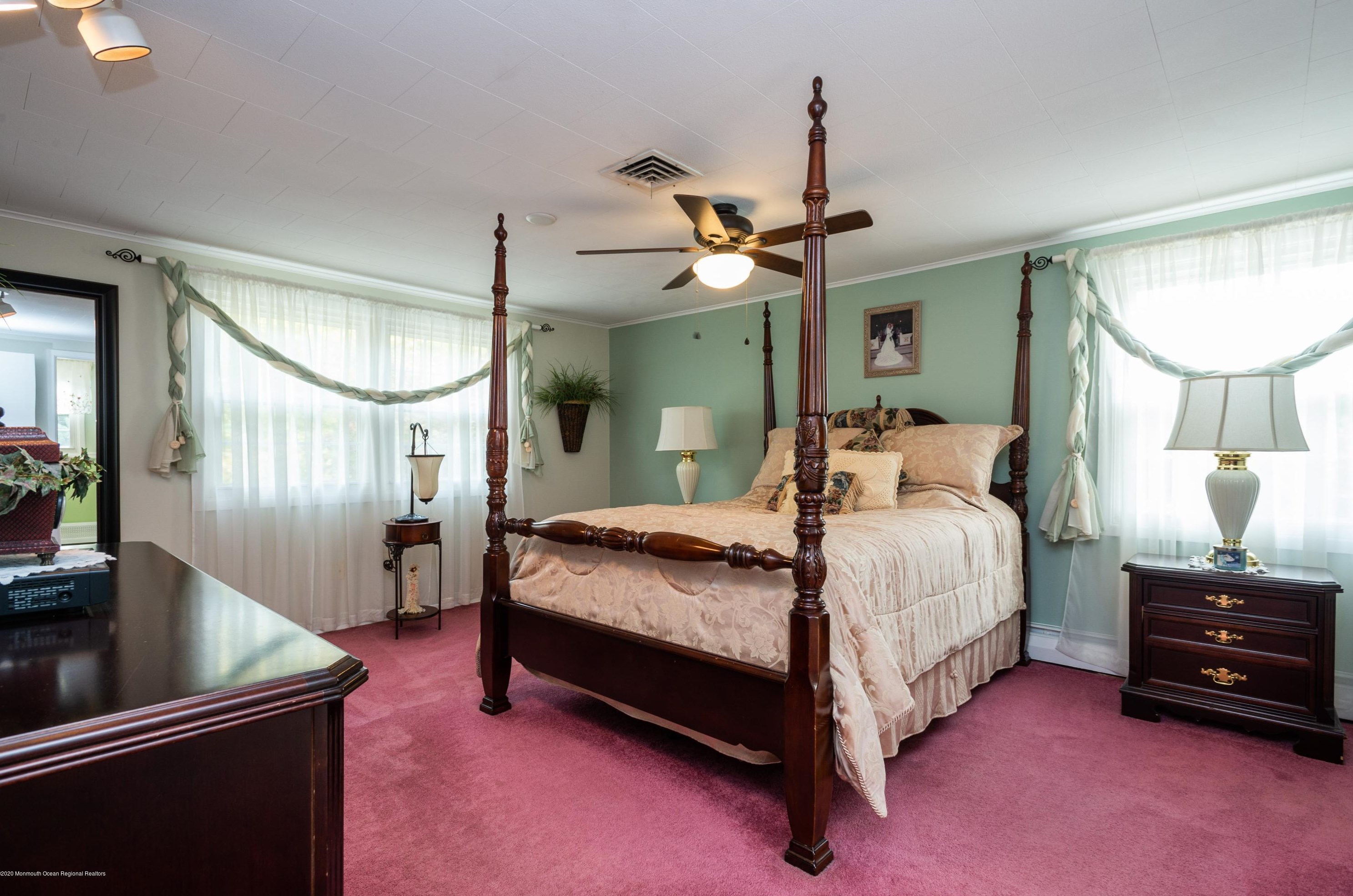 80 Idlebrook Ln, Matawan NJ 07747-1740 exterior