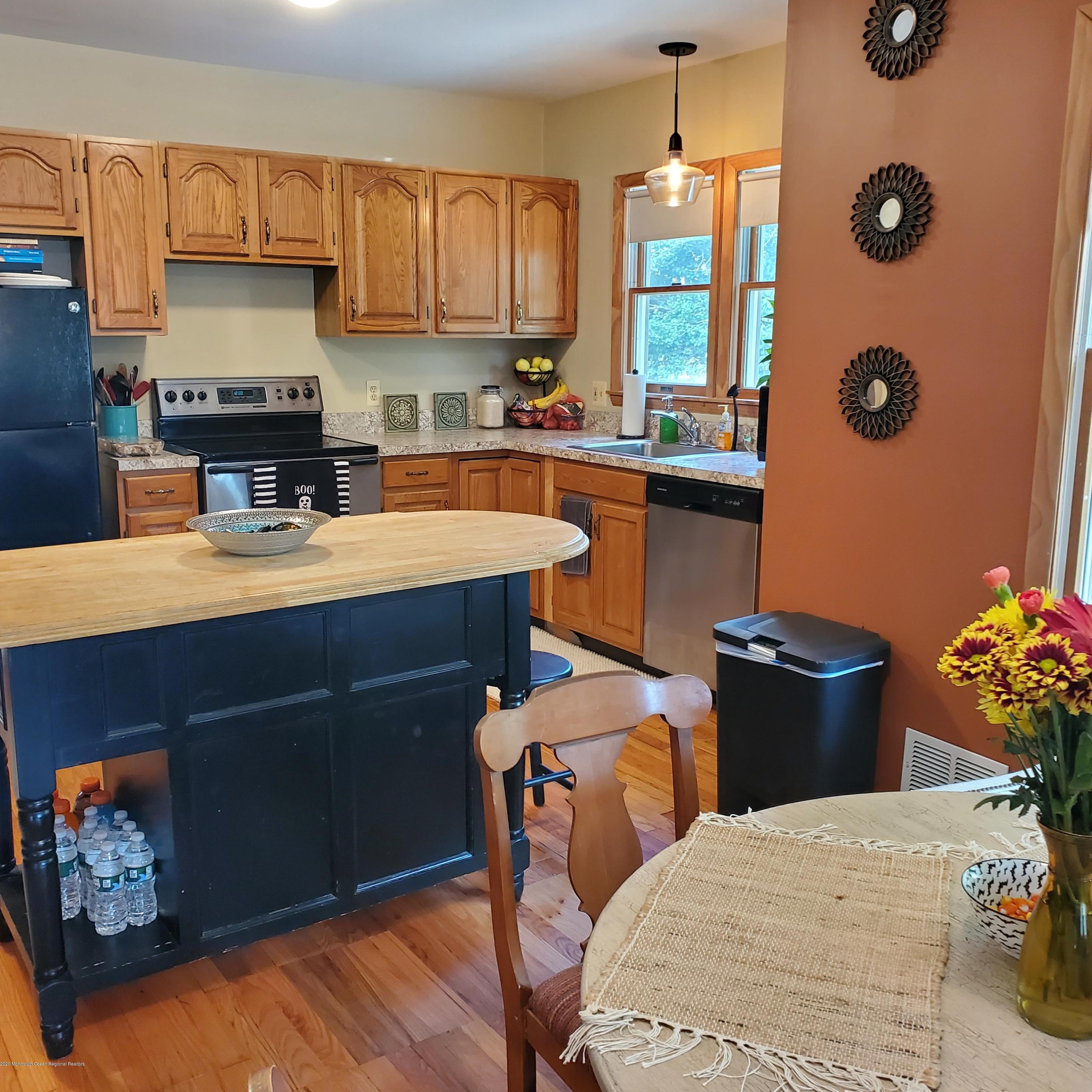 103 County Road 537, Vanderburg NJ 07722-1568 exterior