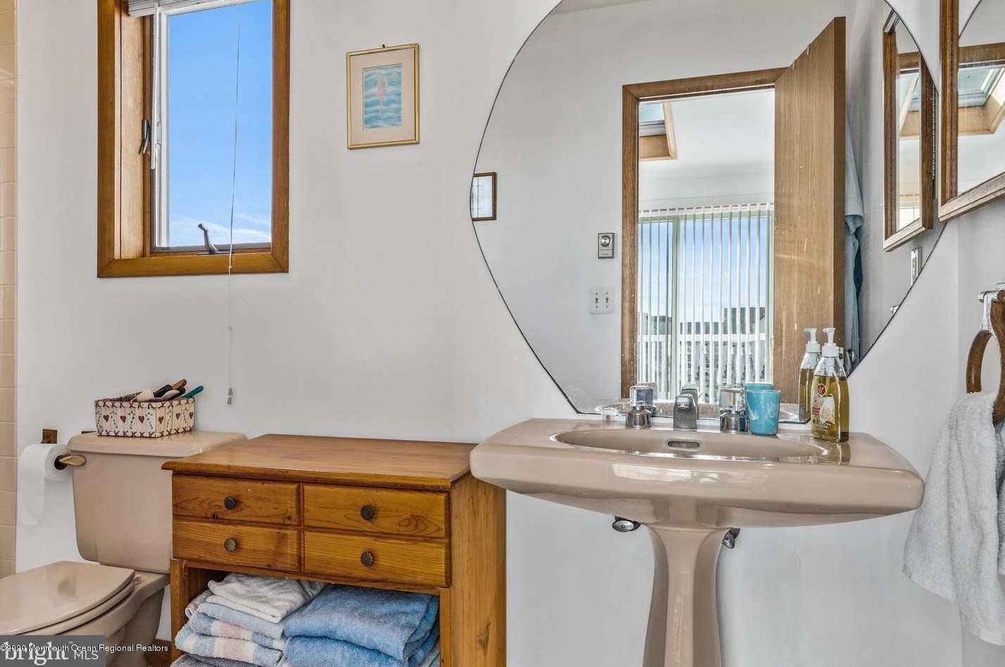 48 Kentucky Dr, Tuckerton NJ 08087-1035 exterior