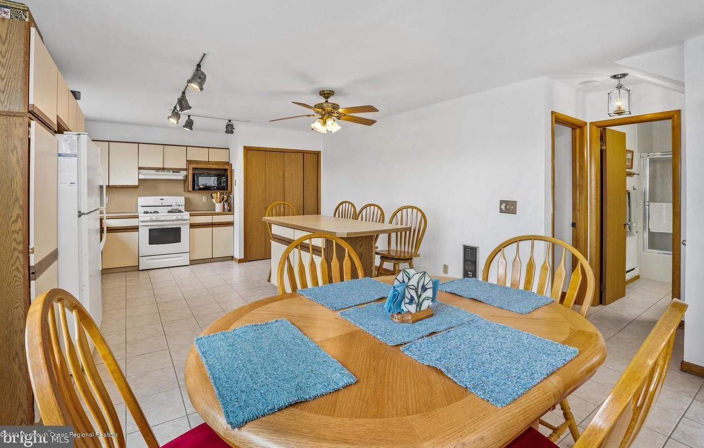 48 Kentucky Dr, Tuckerton NJ 08087-1035 exterior