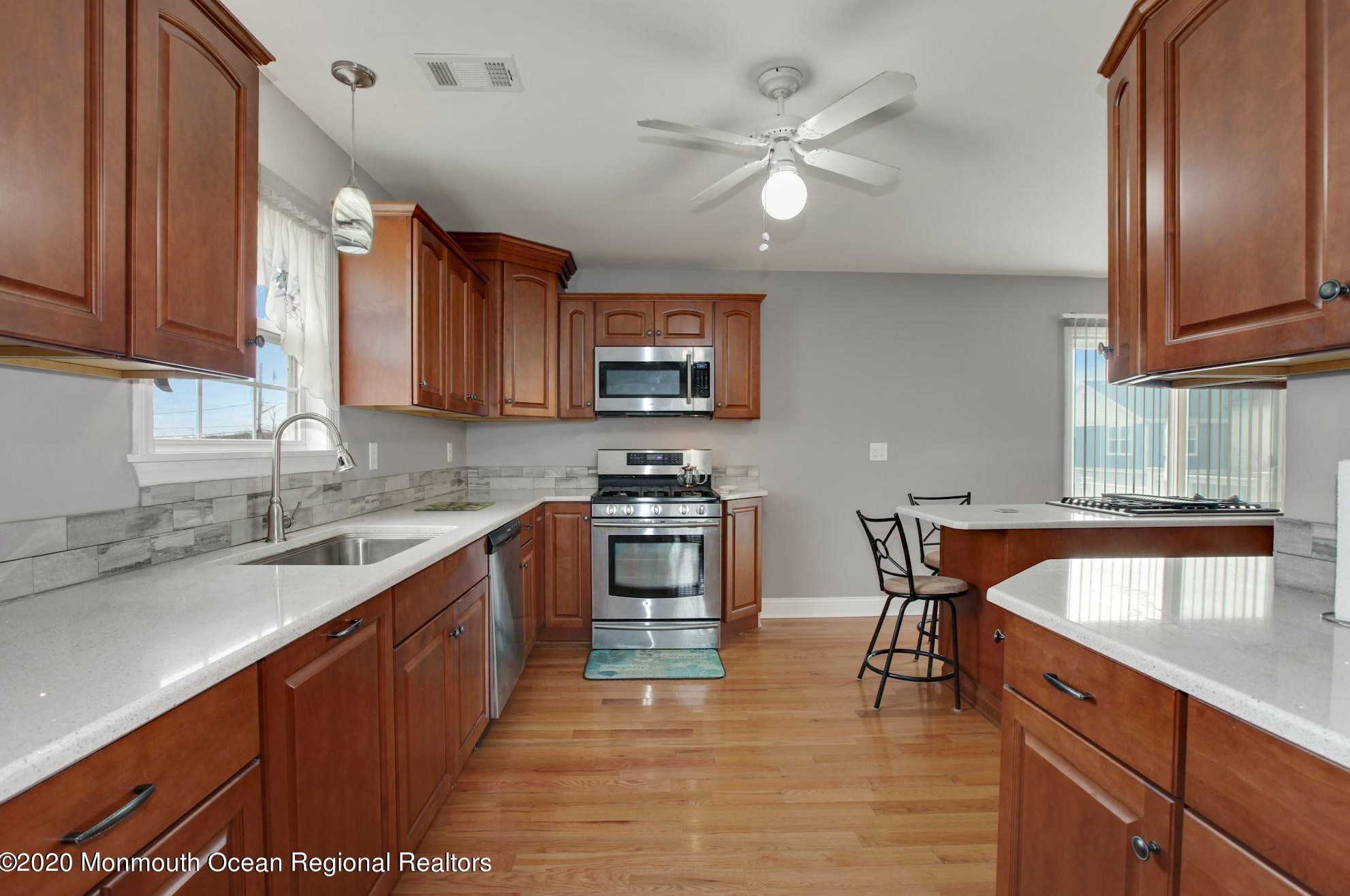 406 Beachview Ave, Keyport NJ 07735-3205 exterior