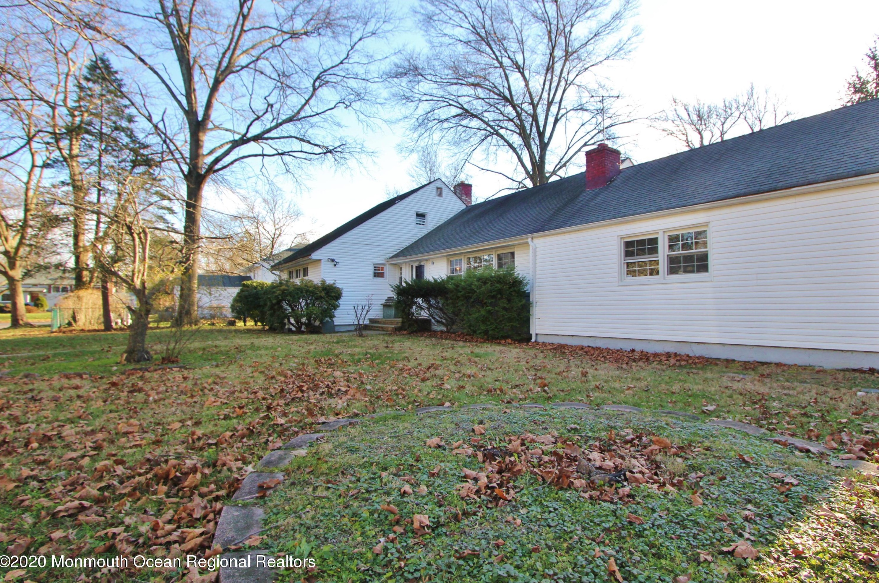 260 Eton Pl, Westfield NJ 07090-1753 exterior