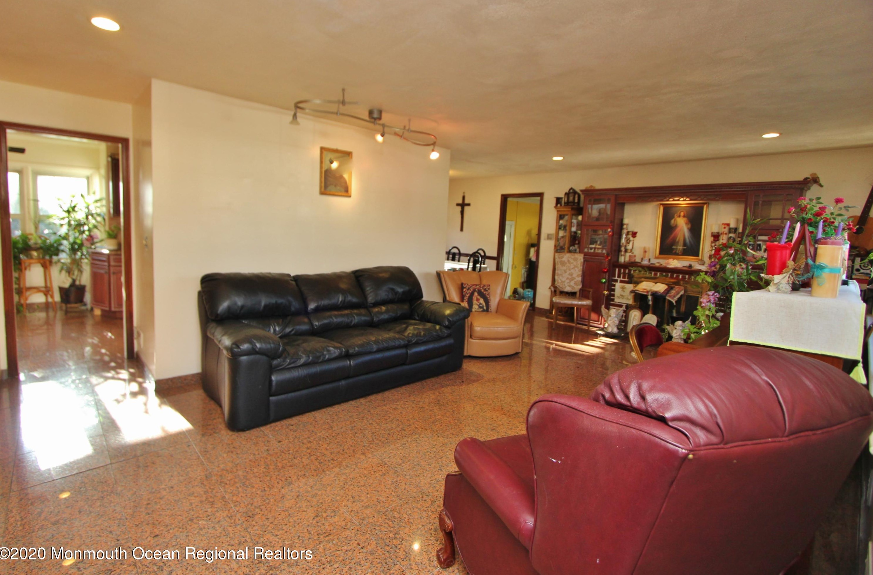 260 Eton Pl, Westfield NJ 07090-1753 exterior