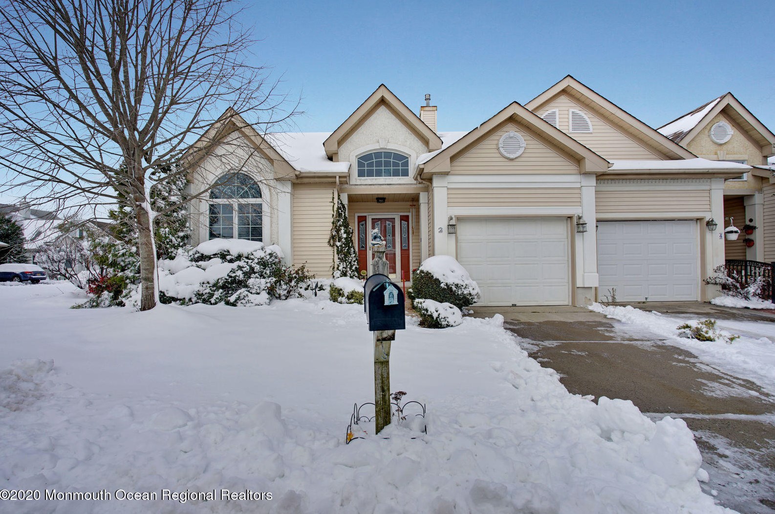 2 Stonewyck Pl, Monroe Twp NJ 08831-2670 exterior