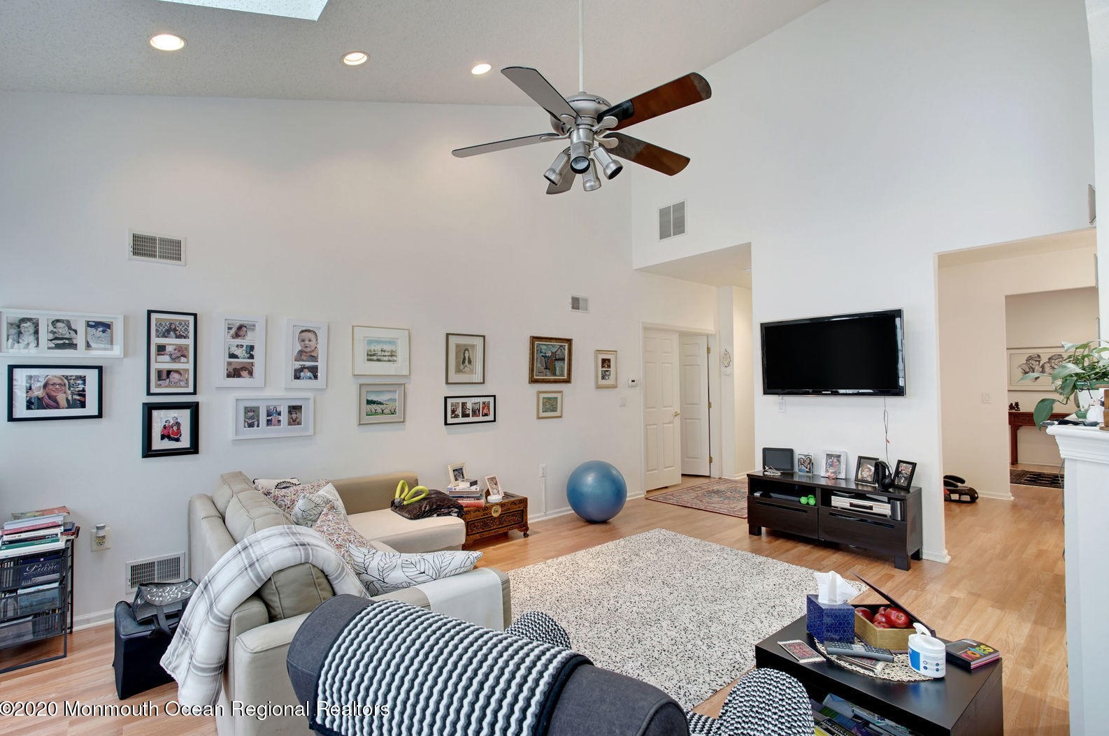 2 Stonewyck Pl, Monroe Twp NJ 08831-2670 exterior