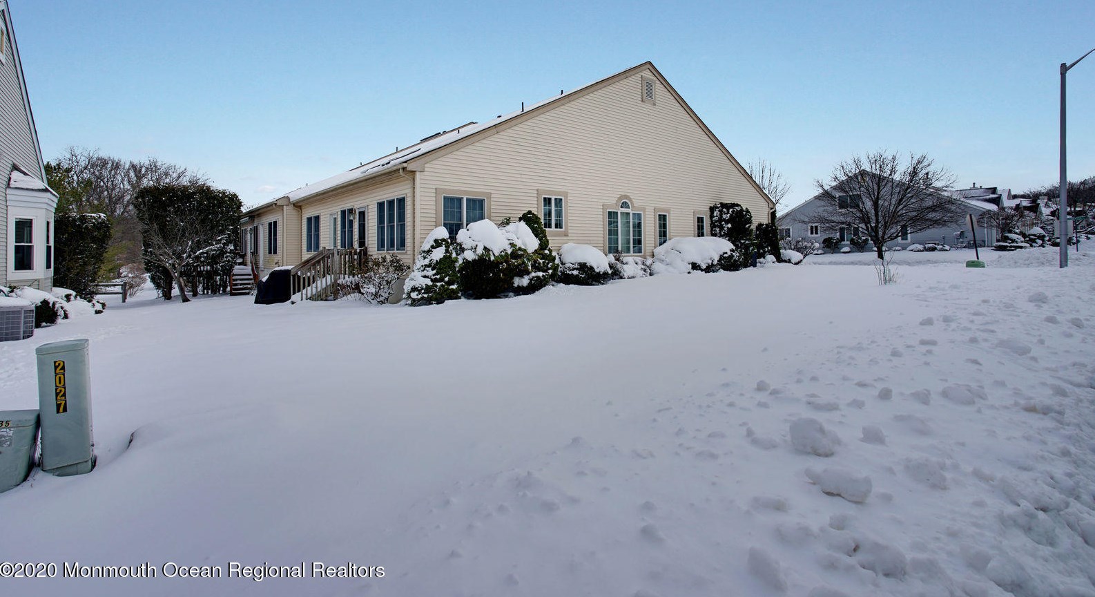 2 Stonewyck Pl, Monroe Twp NJ 08831-2670 exterior