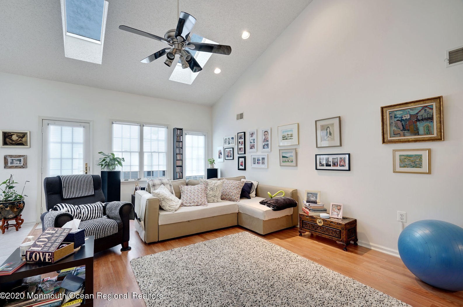 2 Stonewyck Pl, Monroe Twp NJ 08831-2670 exterior