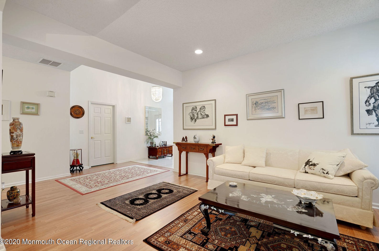 2 Stonewyck Pl, Monroe Twp NJ 08831-2670 exterior