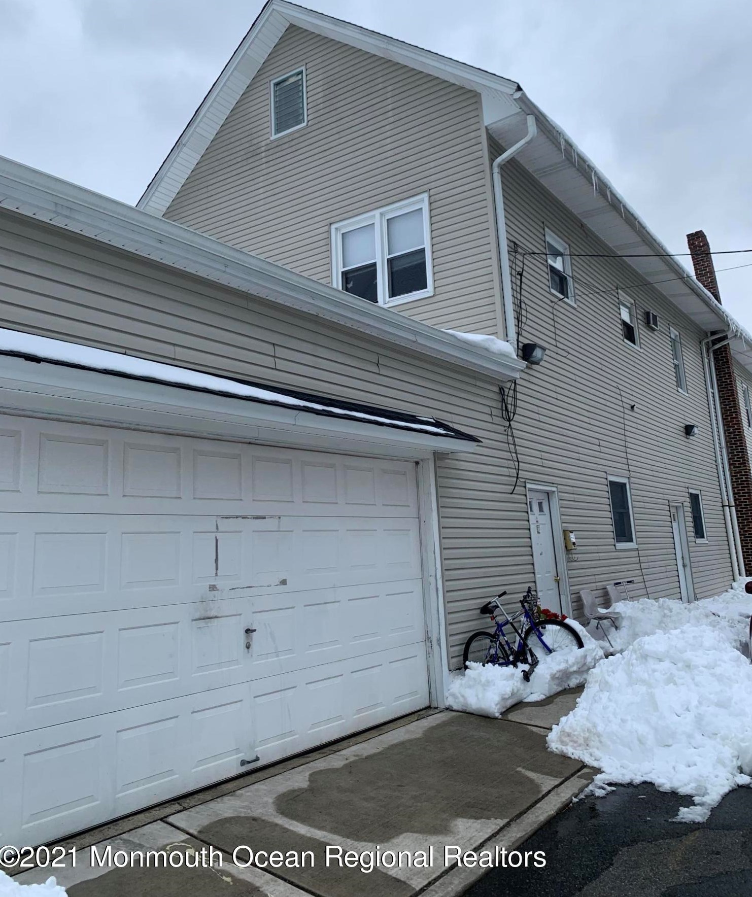 92 Main St, Matawan NJ  07747-2644 exterior