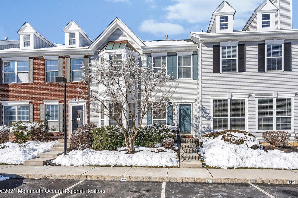 119 Wood Duck Ct, East Freehold NJ  07728-9525 exterior