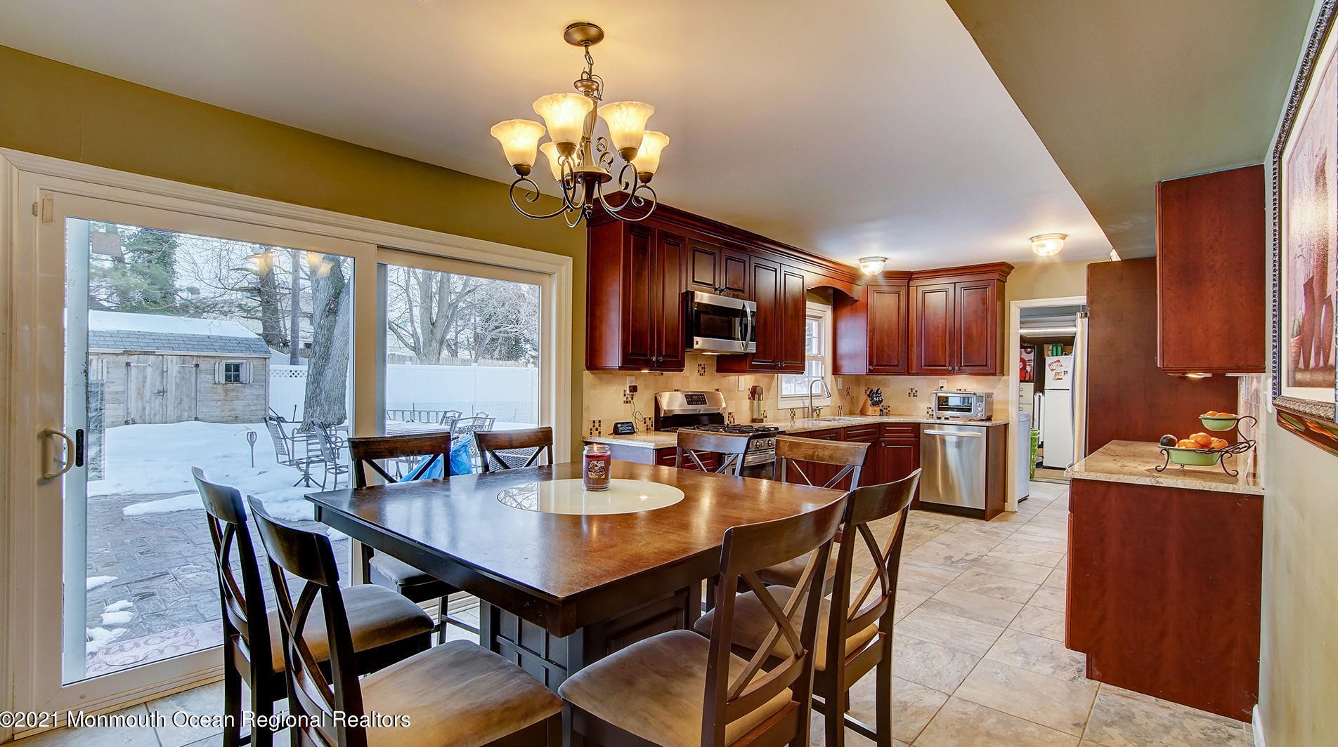 5 Canfield Ln, Matawan NJ 07747-2204 exterior